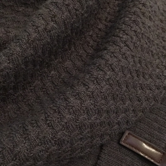 ELLEN TRACY - Super Chic Brown Sweater with Buckle Detail - Size: Large - Picture 9 of 13